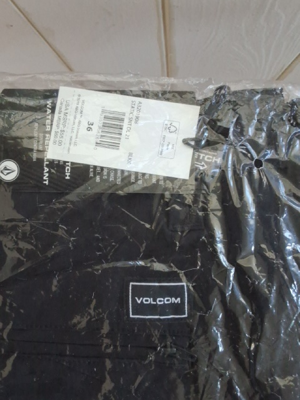 Volcom Shorts - Picture 2 of 3
